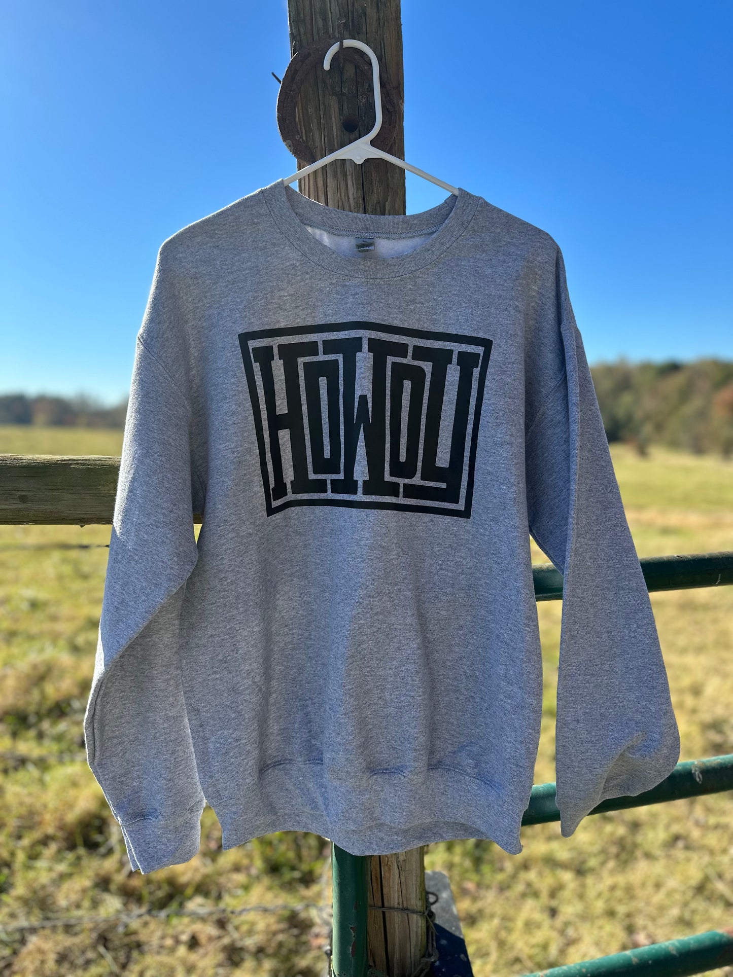 HOWDY SWEATSHIRT